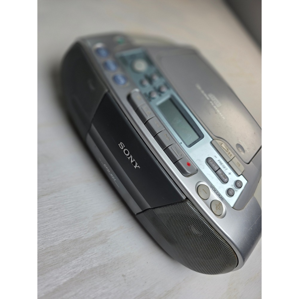 Sony CFD-S01 CD Radio Cassette Corder Boombox Silver Y2K Portable AM FM Tuner